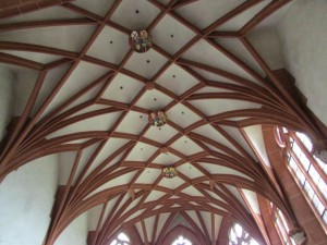 The Gothic ribbed ceiling of the choir of the Ersheim Chapel dates back to the middle of the 1400s