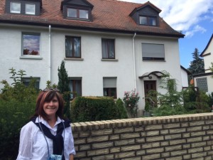 Steffani D from Georgia out in front of the house where her mother was born in 1926. 